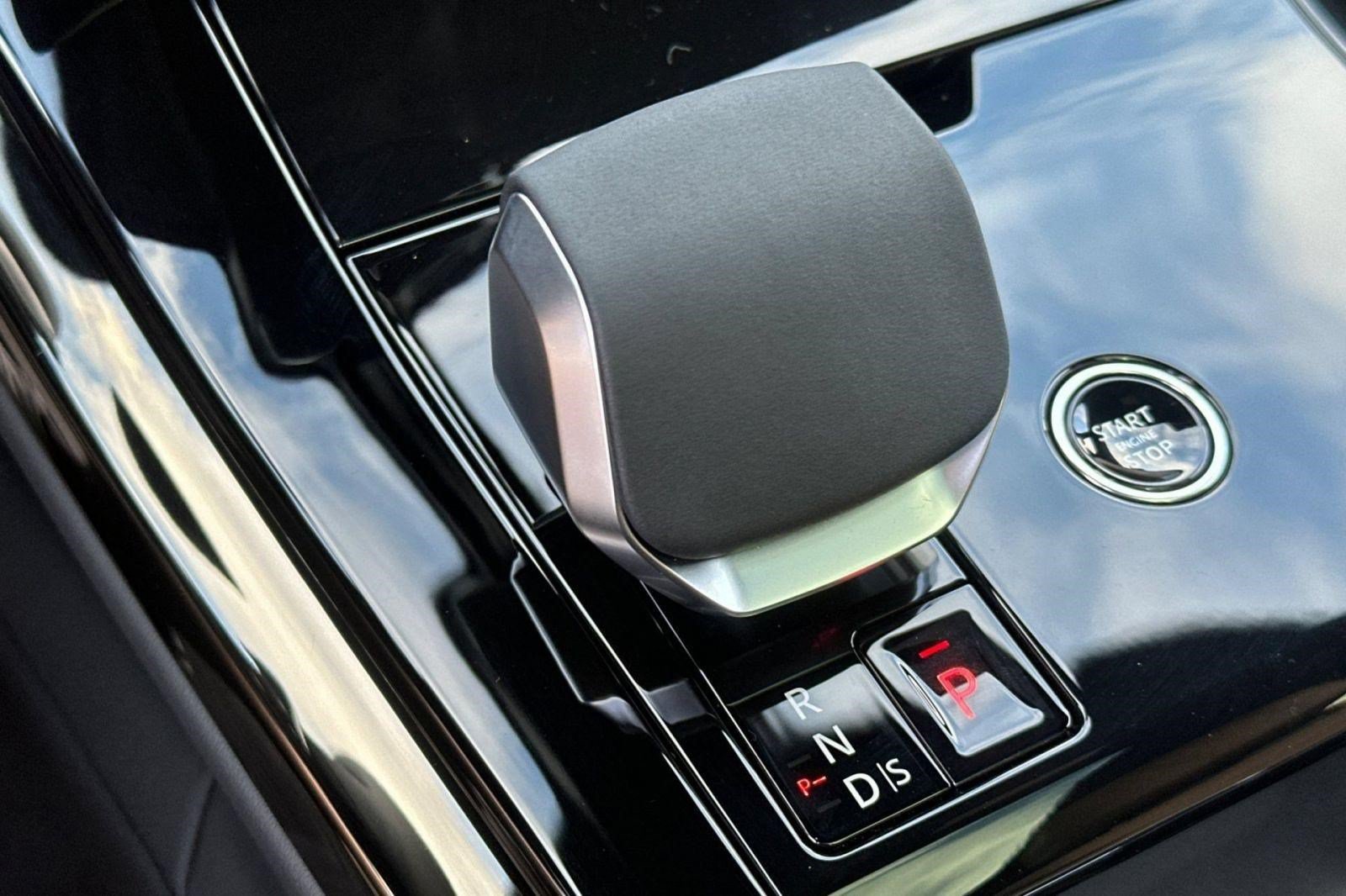 New 2026 Land Rover Range Rover Sport SE AWD/4WD image 18