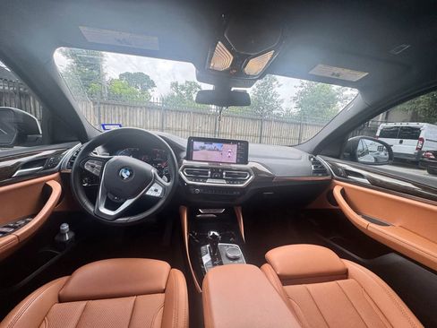 Used 2022 BMW X4 xDrive30i w/ Premium Package 2 AWD/4WD image 2