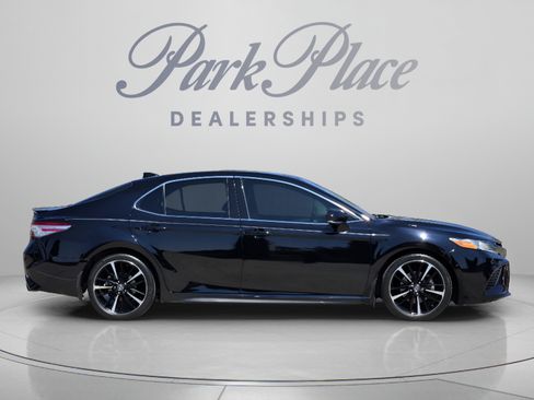 Used 2020 Toyota Camry XSE w/ Driver Assist Package FWD image 5