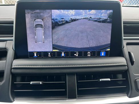 Used 2021 GMC Yukon XL SLT w/ SLT Luxury Plus Package RWD image 9