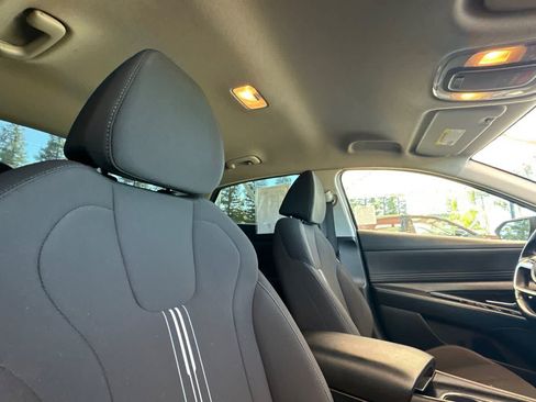 Used 2023 Hyundai Elantra SEL w/ Convenience Package FWD image 17