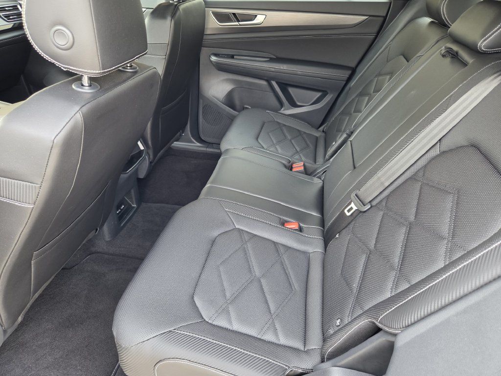 Used 2024 Volkswagen Atlas Cross Sport SE FWD image 23