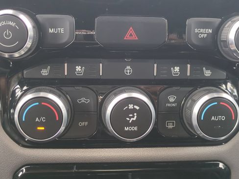 Used 2024 RAM 1500 Laramie RWD image 25
