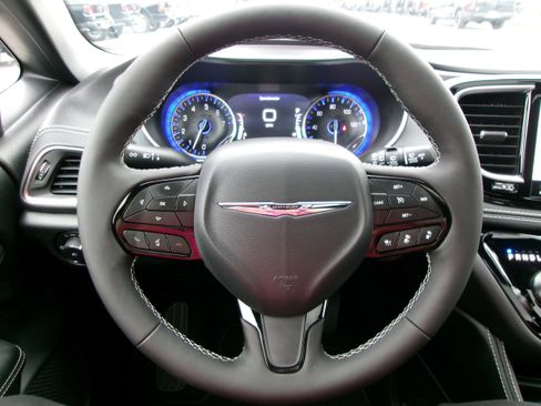 New 2026 Chrysler Pacifica Limited w/ S Appearance Package image 9