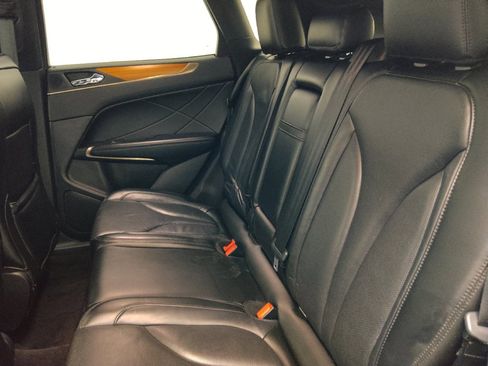 Used 2018 Lincoln MKC Reserve FWD image 18