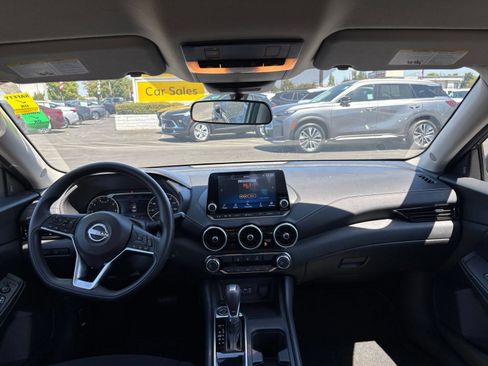 Used 2025 Nissan Sentra SV FWD image 31