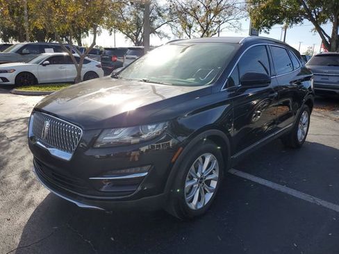 Used 2019 Lincoln MKC Select w/ Select Plus Package image 2