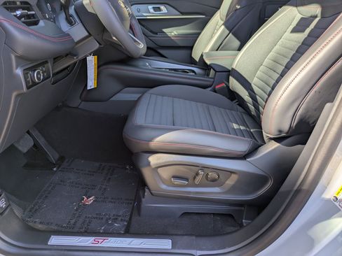 New 2026 Ford Explorer ST-Line w/ ST-Line Street Pack image 11