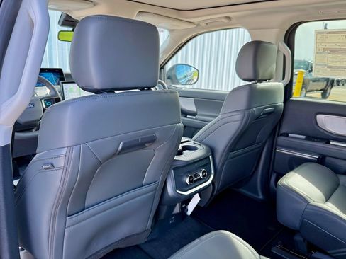 New 2026 Ford Expedition Max Active AWD/4WD image 14