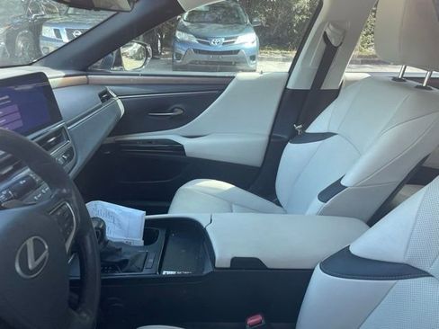 Used 2024 Lexus ES 350 w/ Premium Package FWD image 9