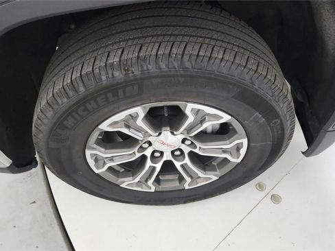 Used 2025 GMC Sierra 1500 SLT AWD/4WD image 34