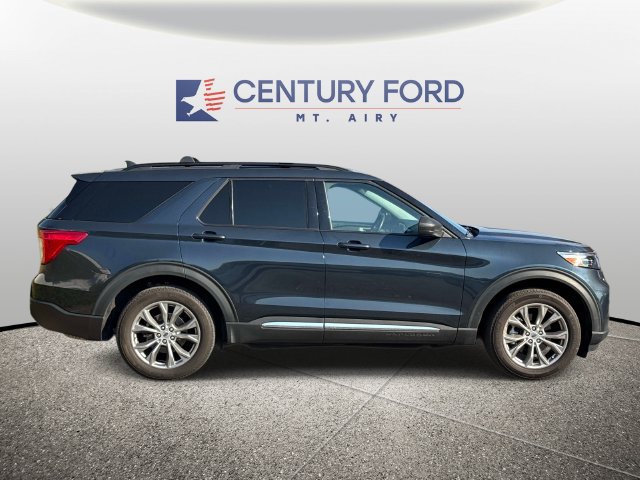 Used 2022 Ford Explorer XLT w/ Equipment Group 202A AWD/4WD image 2