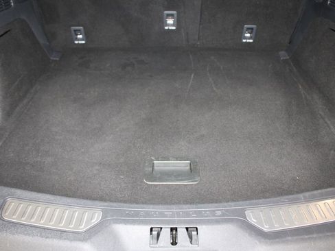 Used 2024 Lincoln Nautilus Reserve image 16