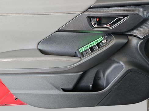 Certified 2025 Subaru Crosstrek 2.5i Limited w/ Crosstrek Mirror Package image 31