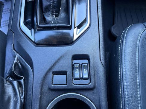 Used 2017 Subaru Impreza 2.0i Limited w/ Moonroof/BSD & Rcta/Eyesight image 35