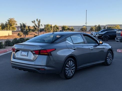 Used 2024 Nissan Altima 2.5 SV image 5