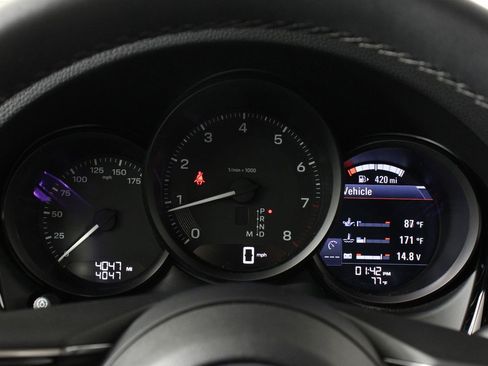 Certified 2026 Porsche Macan image 16