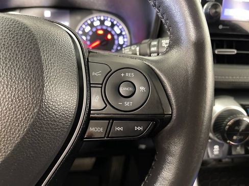 Certified 2022 Toyota RAV4 XLE Premium FWD image 27