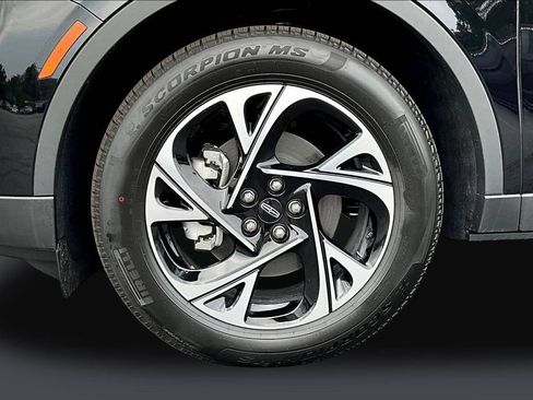 New 2026 Lincoln Nautilus Premier w/ Jet Appearance Package AWD/4WD image 13