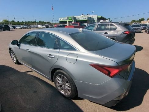 Used 2021 Toyota Avalon XLE AWD/4WD image 3