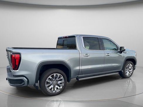 Used 2023 GMC Sierra 1500 Denali w/ Denali Reserve Package AWD/4WD image 11