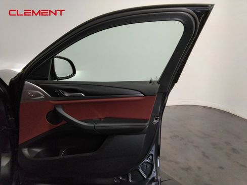 Used 2023 BMW X4 xDrive30i image 35