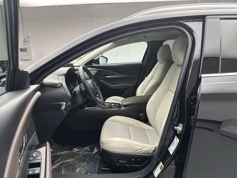 Used 2022 MAZDA CX-30 AWD 2.5 S w/ Premium Package image 11