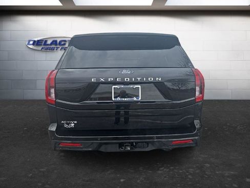 Used 2025 Ford Expedition Active image 4