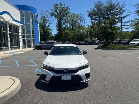 Used 2023 Honda Civic Sport image 3