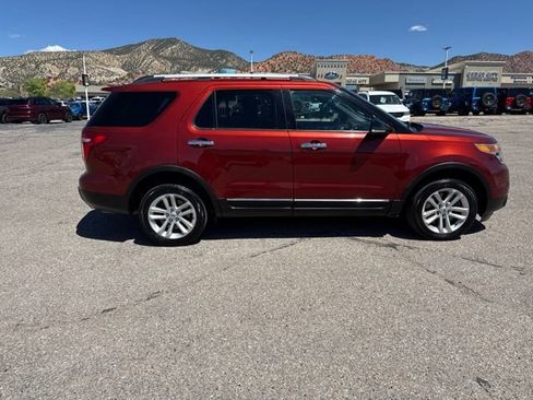 Used 2014 Ford Explorer XLT w/ Equipment Group 202A AWD/4WD image 4