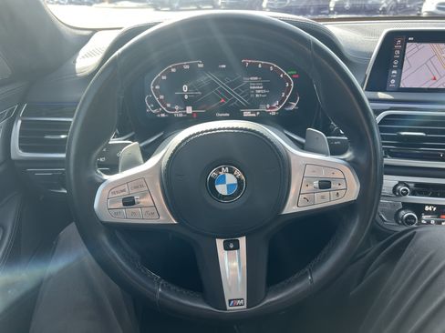 Used 2022 BMW 740i 740i w/ M Sport Package image 18
