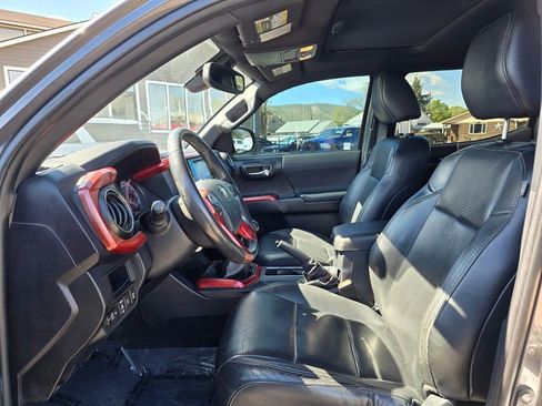 Used 2019 Toyota Tacoma SR AWD/4WD image 21