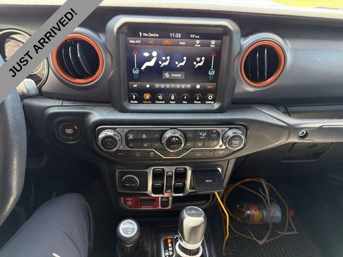 Used 2023 Jeep Gladiator Mojave w/ Cold Weather Group AWD/4WD image 13