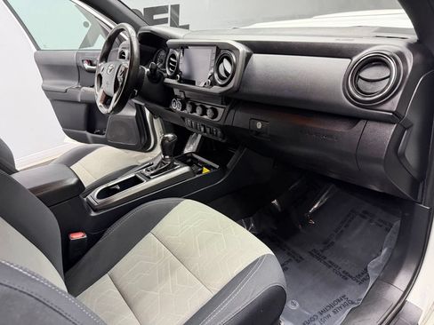 Used 2020 Toyota Tacoma TRD Sport w/ Technology Package AWD/4WD image 51