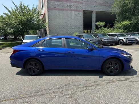 Used 2023 Hyundai Elantra SEL FWD image 14
