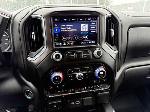 Used 2020 GMC Sierra 1500 AT4 w/ AT4 Premium Package image 11