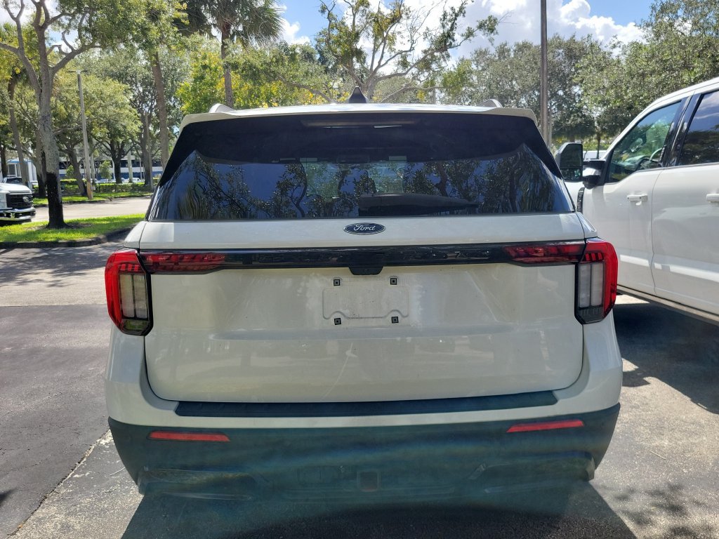 Used 2025 Ford Explorer ST-Line RWD image 5