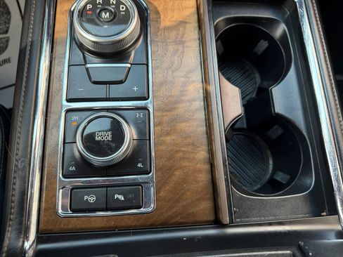 Used 2018 Ford Expedition Max Platinum image 17