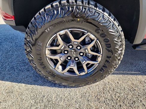 New 2026 Chevrolet Colorado ZR2 w/ Technology Package image 10
