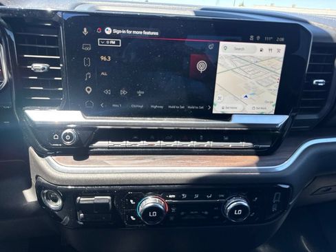 Certified 2025 GMC Sierra 1500 SLT AWD/4WD image 17