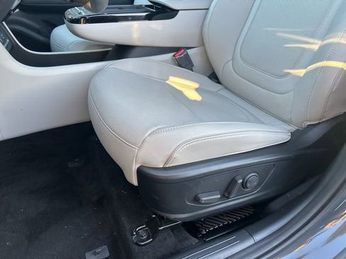 Used 2025 Hyundai Tucson Limited AWD/4WD image 12