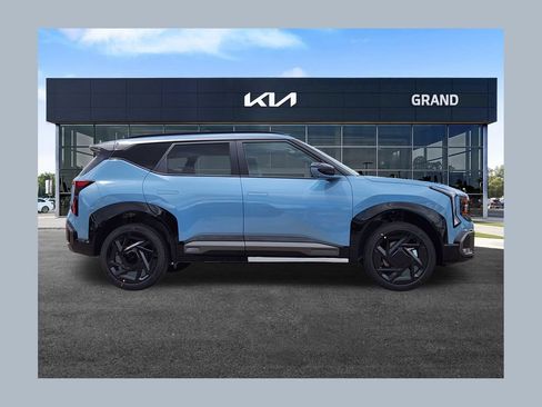 New 2027 Kia Seltos X-Line AWD/4WD image 1