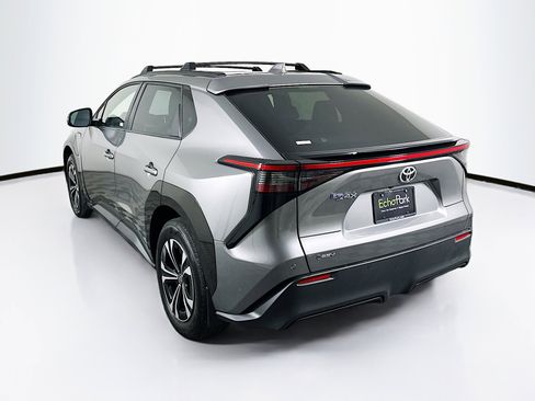 Used 2025 Toyota bZ4X FWD image 5