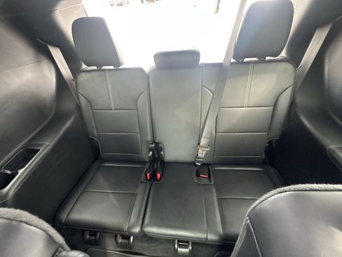 Certified 2024 GMC Acadia Elevation w/ Luxury Package AWD/4WD image 25