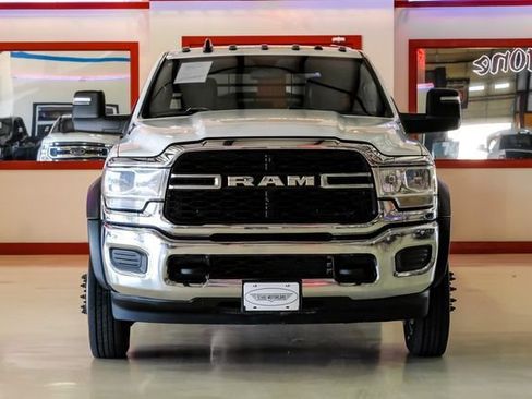 Used 2024 RAM 5500 Tradesman w/ Chrome Appearance Group AWD/4WD image 9