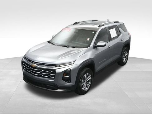 Used 2025 Chevrolet Equinox LT w/ Convenience Package II FWD image 32