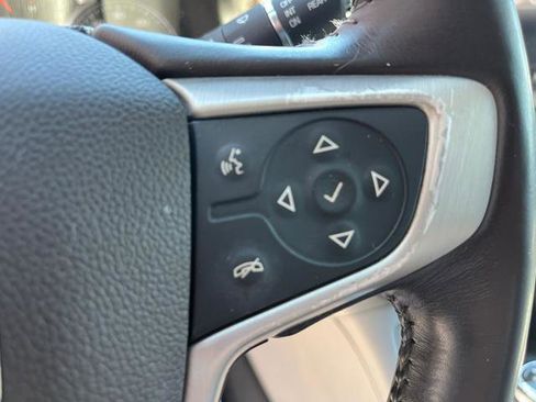 Used 2017 GMC Acadia SLT image 16