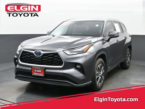 Used 2023 Toyota Highlander XLE AWD/4WD image 1