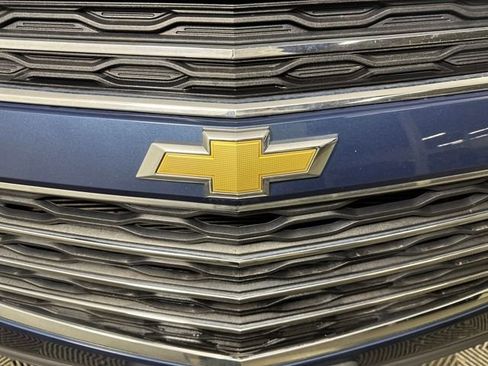 Used 2017 Chevrolet Equinox LT w/ Convenience Package image 9