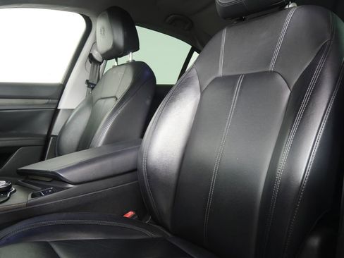 Used 2018 Alfa Romeo Stelvio Ti w/ Convenience Package image 11